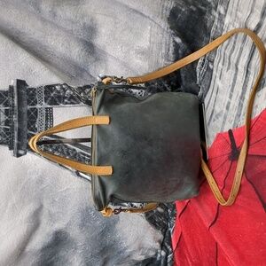 Fashionable leather tote